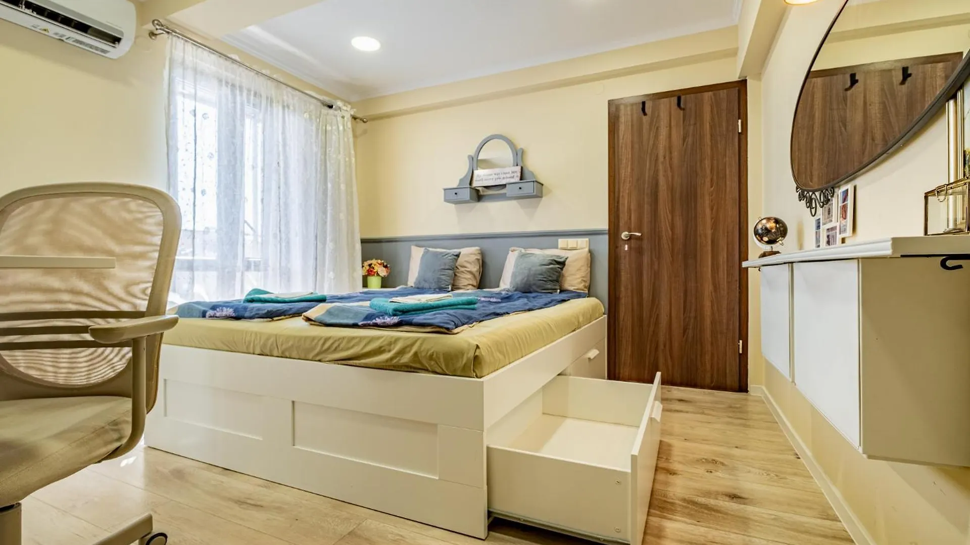 Historic Central Place With Paid Parking Warna Apartament